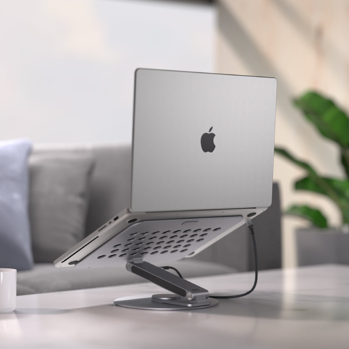 ADAM elements - CASA HUB 360 USB-C 8-in-1 Aluminum Foldable Stand Hub